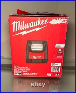 Milwaukee M18 Rover LED Dual Power Flood Light 4000 Lumens 2366-20 (Tool Only)